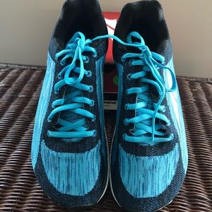 Altra Escalante light Blue